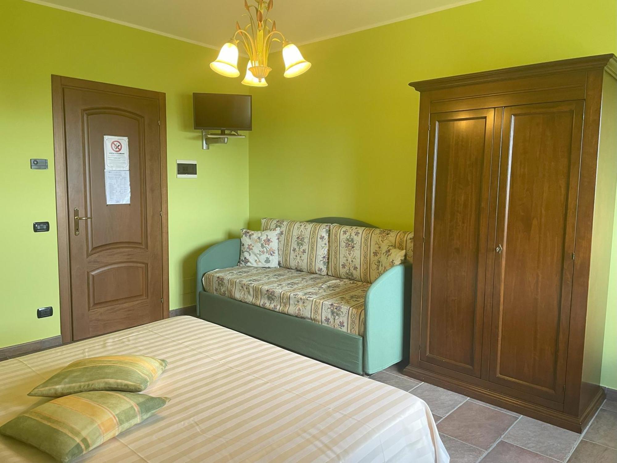 Agriturismo Finestre Di Langa Trezzo Tinella Buitenkant foto