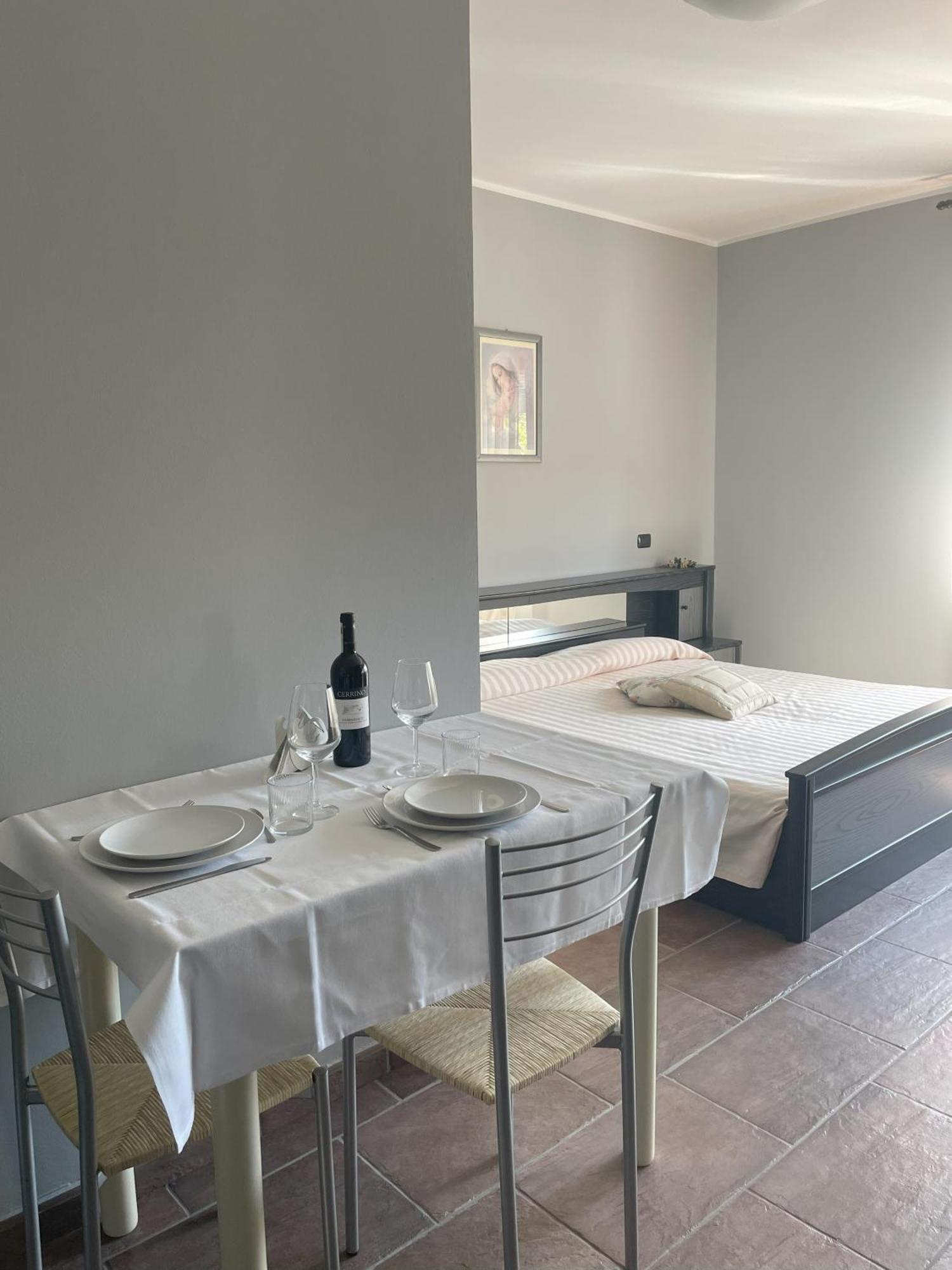 Agriturismo Finestre Di Langa Trezzo Tinella Buitenkant foto
