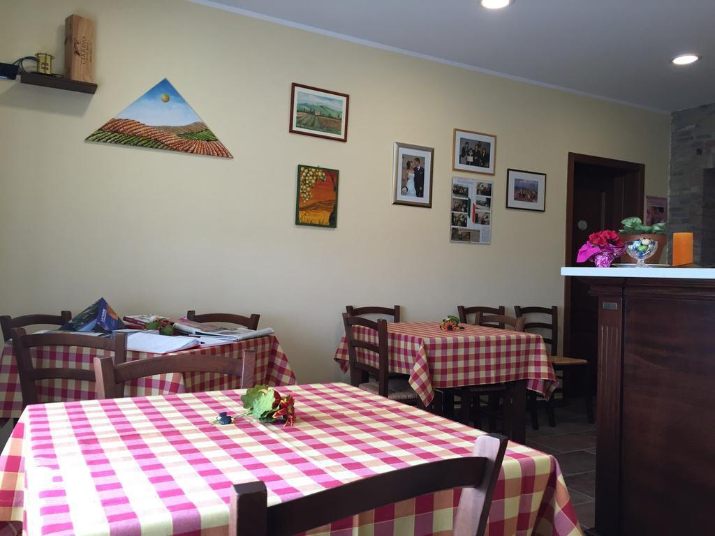 Agriturismo Finestre Di Langa Trezzo Tinella Buitenkant foto